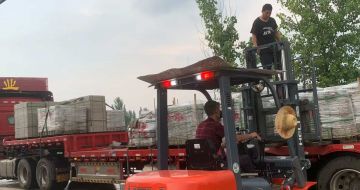 镇江 黄金麻冰裂纹，地铺石装车