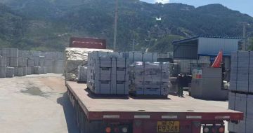 镇江 芝麻白仿形路沿石，直形路沿石