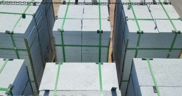 镇江 芝麻白花岗岩5公分地铺石 花岗岩厂家工厂装车日常