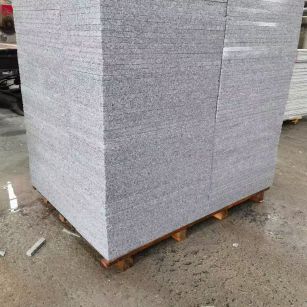 镇江 芝麻白火烧面1.8厚300*600地铺石，尺寸标准，厚薄均匀