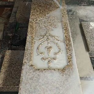 镇江 黄金麻花岗岩异形加工雕刻栏杆大柱