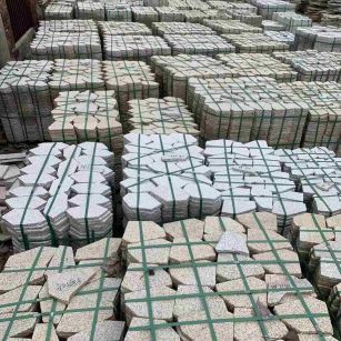 镇江 黄金麻白麻花岗岩荔枝面地铺石(冰裂纹)