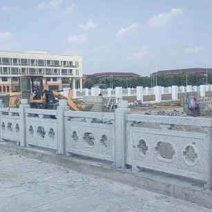 镇江 白麻花岗岩荔枝面河道栏杆