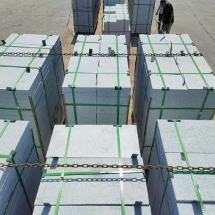 镇江 芝麻白花岗岩5公分地铺石 花岗岩厂家工厂装车日常