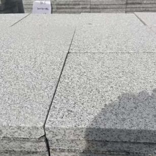 镇江 白麻花岗岩石材推荐 荔枝面地铺石