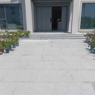 镇江 芝麻白花岗岩地铺石地面铺装