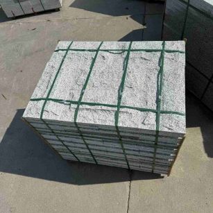 镇江 白麻花岗岩石材自然面蘑菇石成品