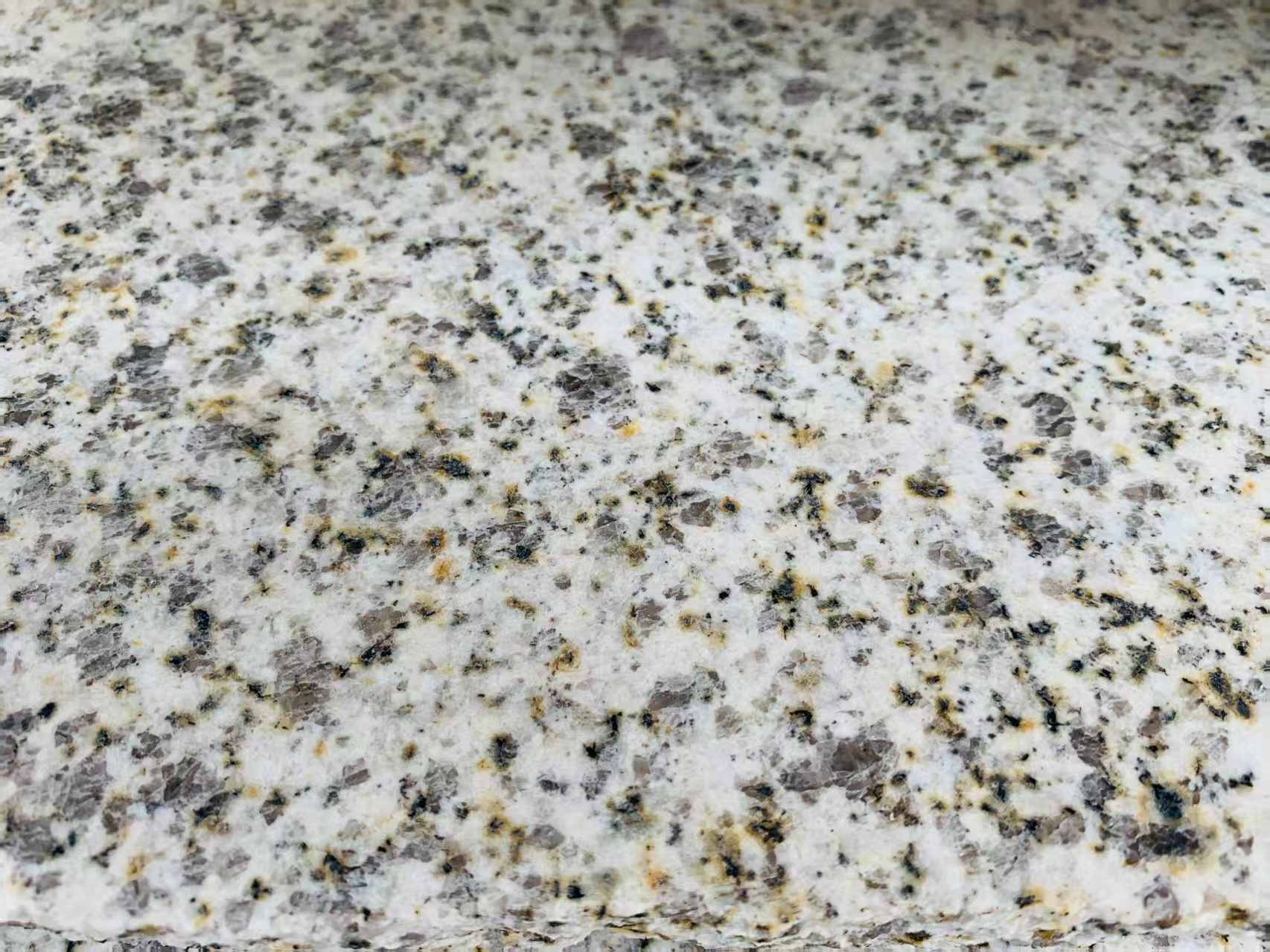 镇江 黄金麻花岗岩石材浅黄光面