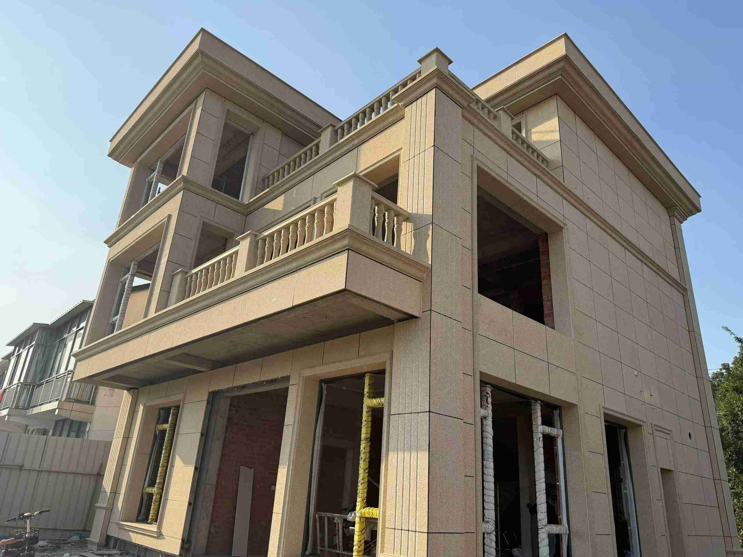 镇江 黄金麻花岗岩石材荔枝面外墙干挂效果展示