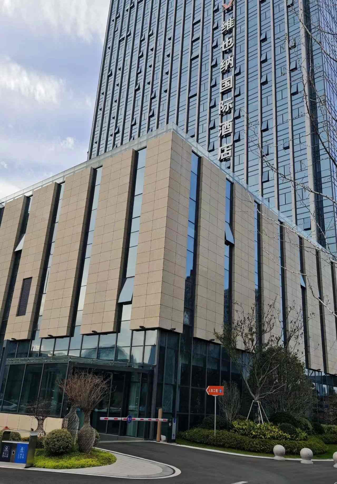 镇江 黄金麻花岗岩外墙干挂