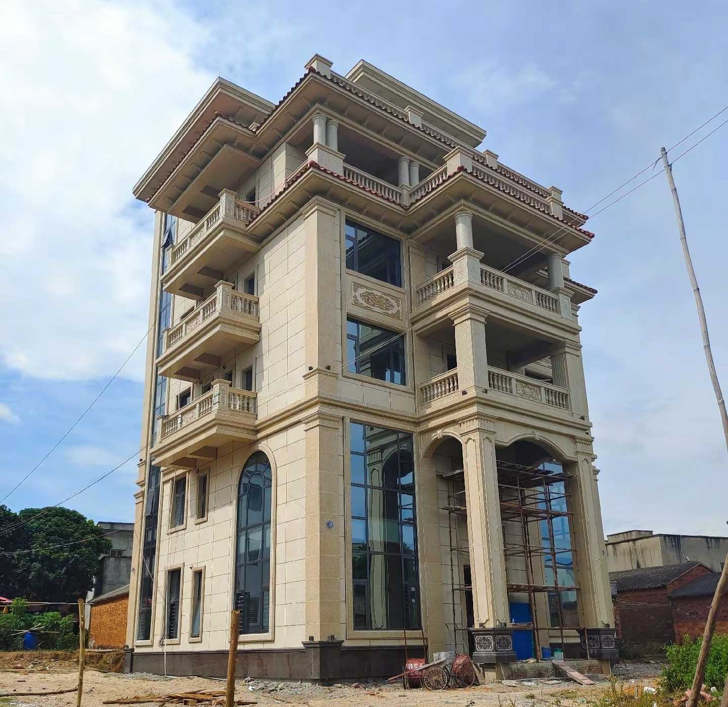 镇江 黄金麻花岗岩石材别墅外墙干挂搭配（雕花栏杆花瓶柱门楼罗马柱）