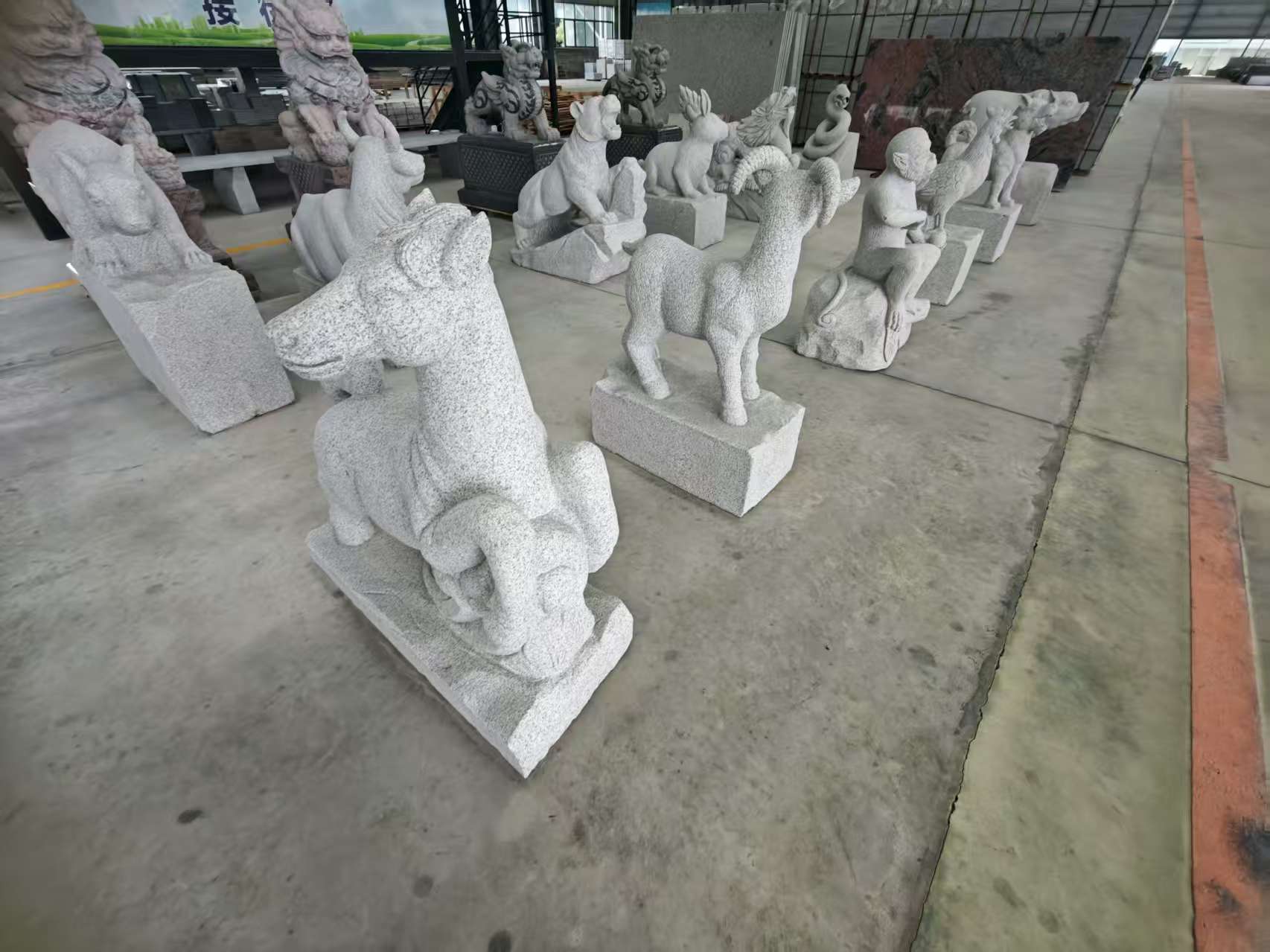 镇江 芝麻白花岗岩造型立体雕刻——十二生肖