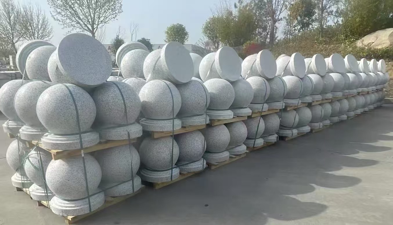 镇江 白麻花岗岩石材圆球，石球，挡车球，隔离球，景观石球，风水球等