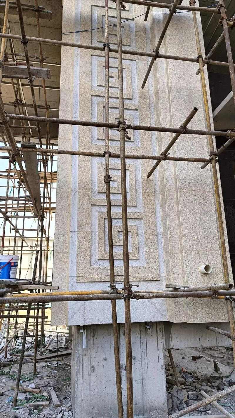 镇江 黄金麻花岗岩别墅外墙干挂回纹造型效果