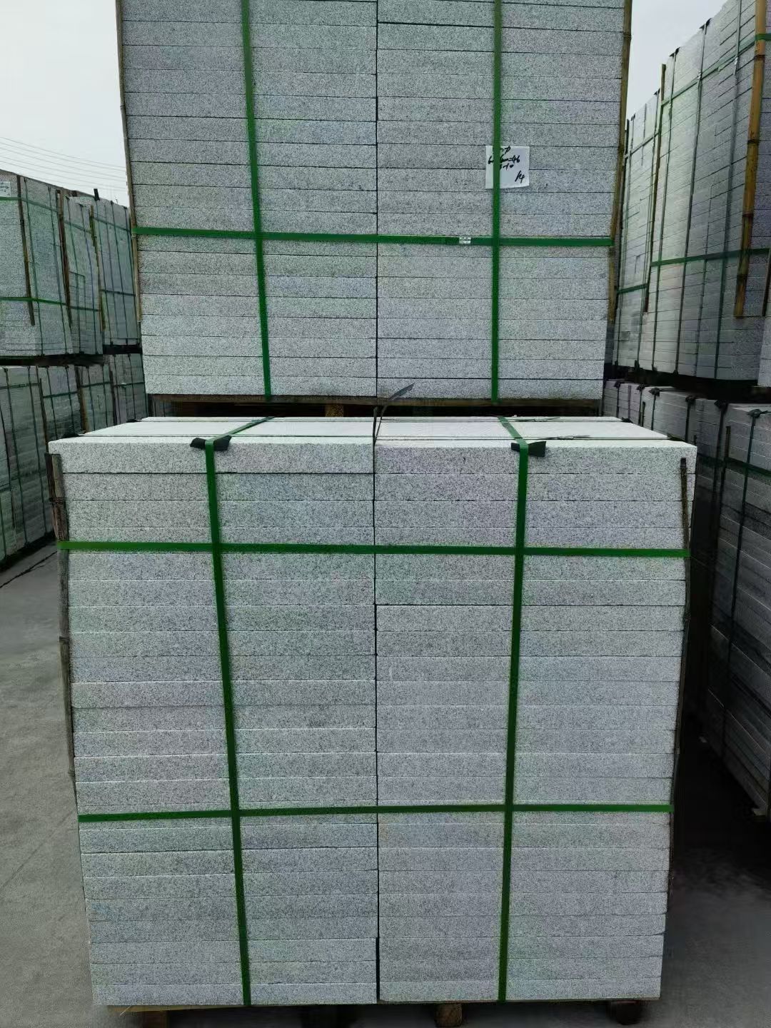 镇江 芝麻白火烧，园林广场市政工程地铺石，1.8~5.0厚均有现货