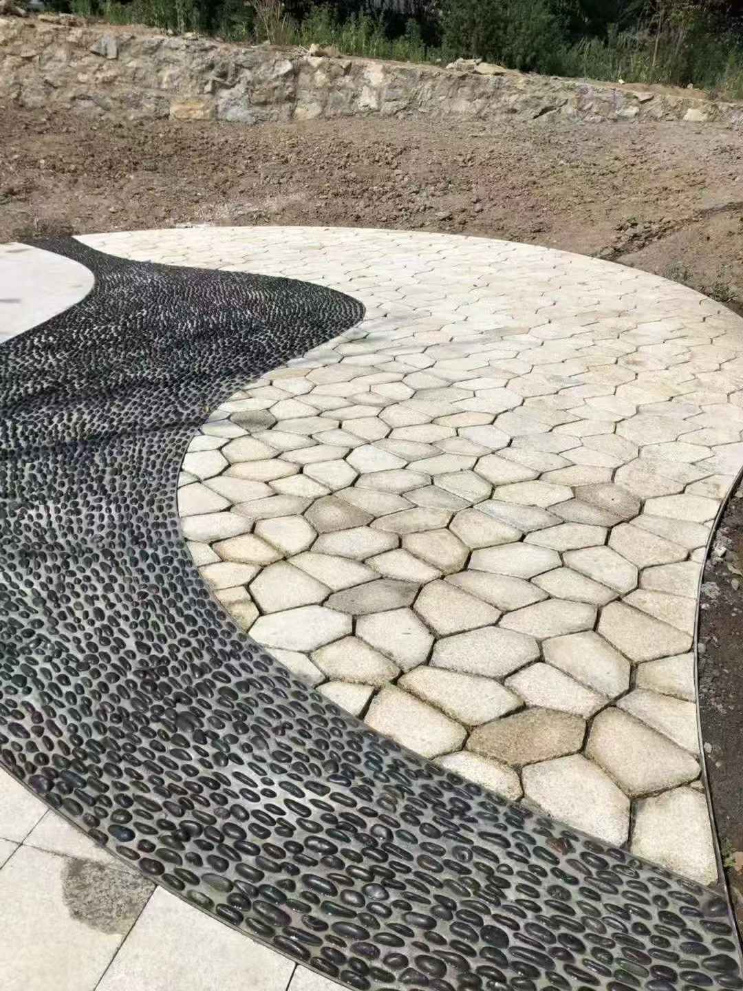 镇江 黄金麻冰裂纹地铺石工地铺装案例