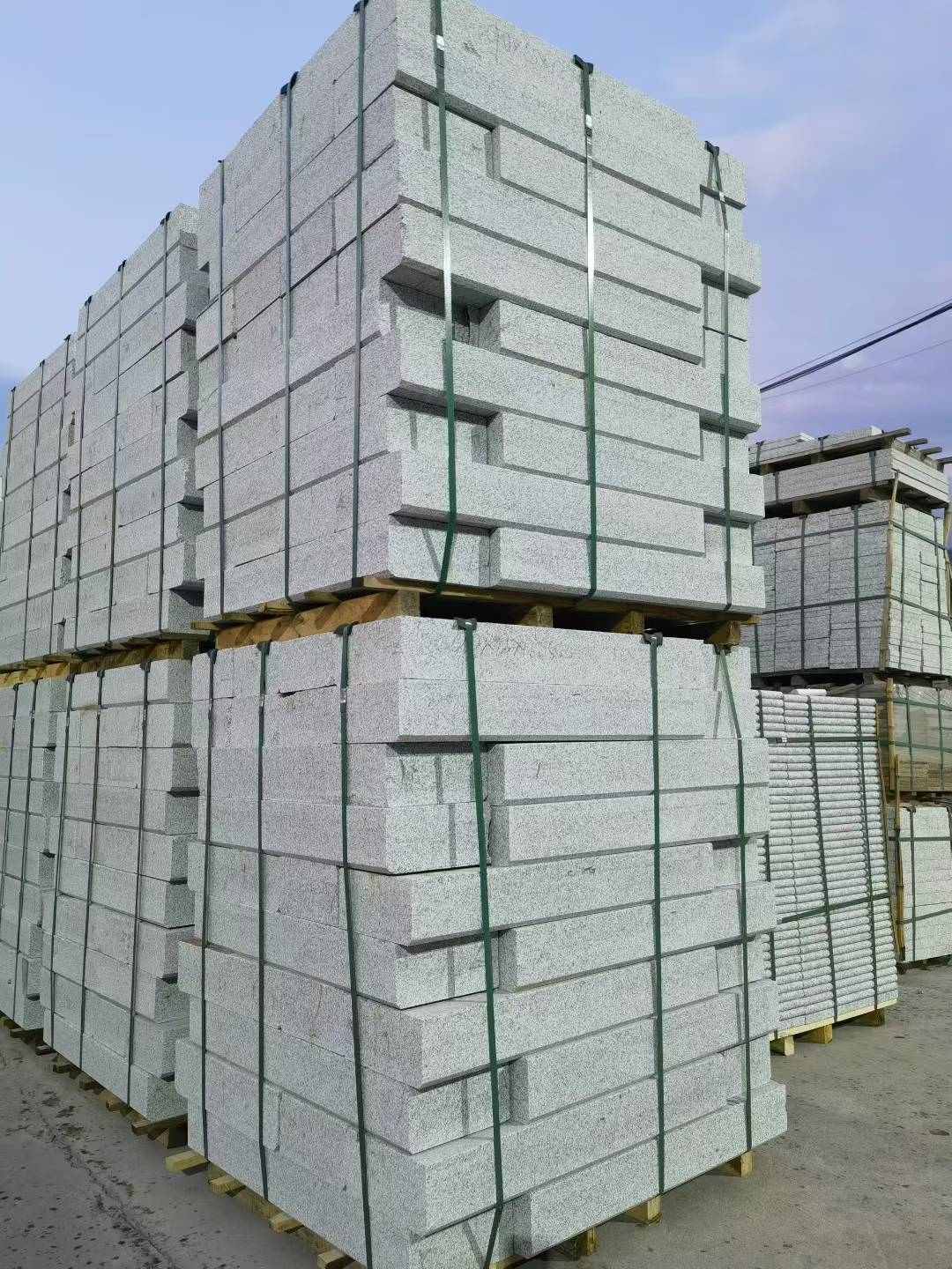 镇江 芝麻白花岗岩路沿石，路缘石，路肩石，道牙，立缘石，马路牙子，街沿石，侧石等