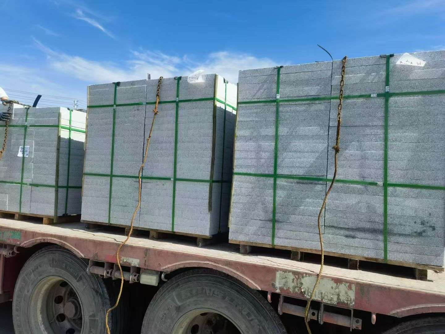 镇江 芝麻白花岗岩地铺石装车日常