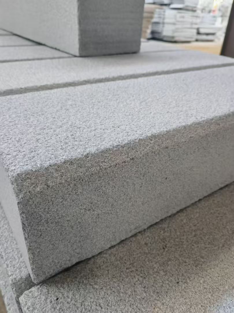 镇江 芝麻灰荔枝面路沿石